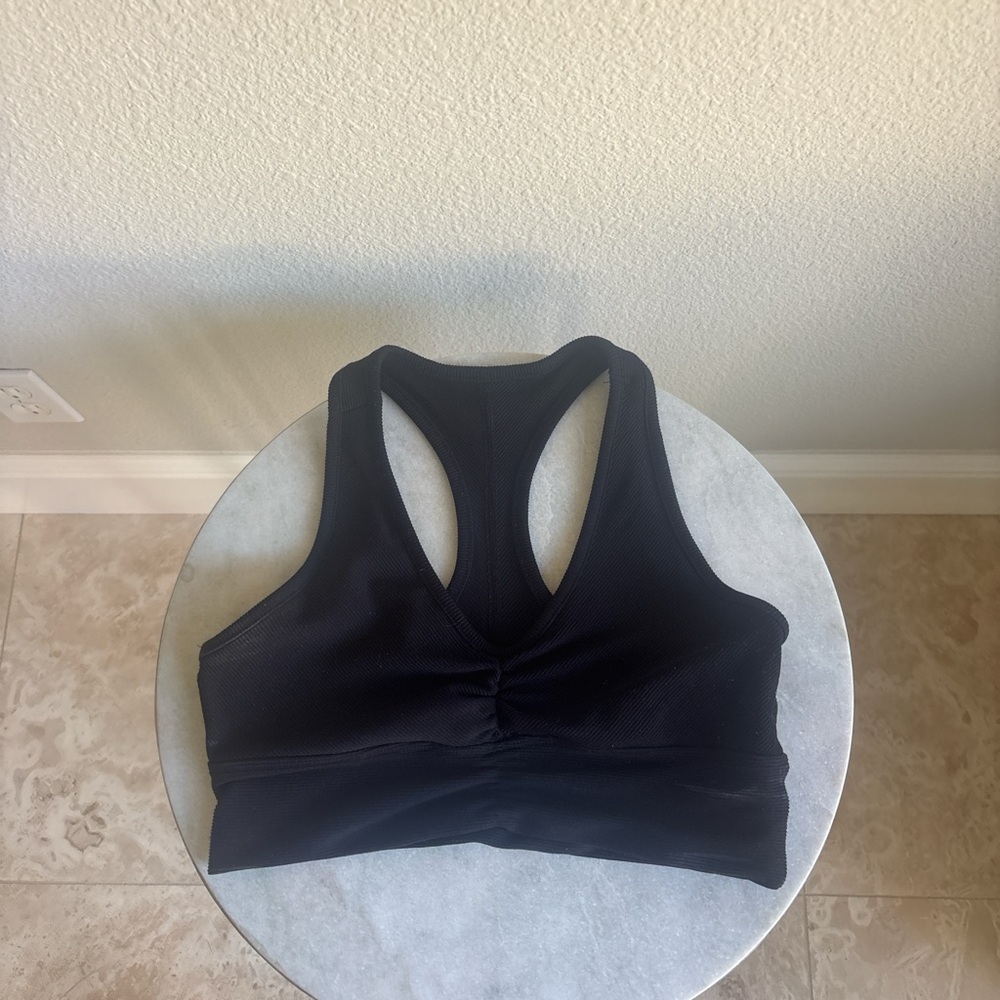 Sleek Black Sports Bra